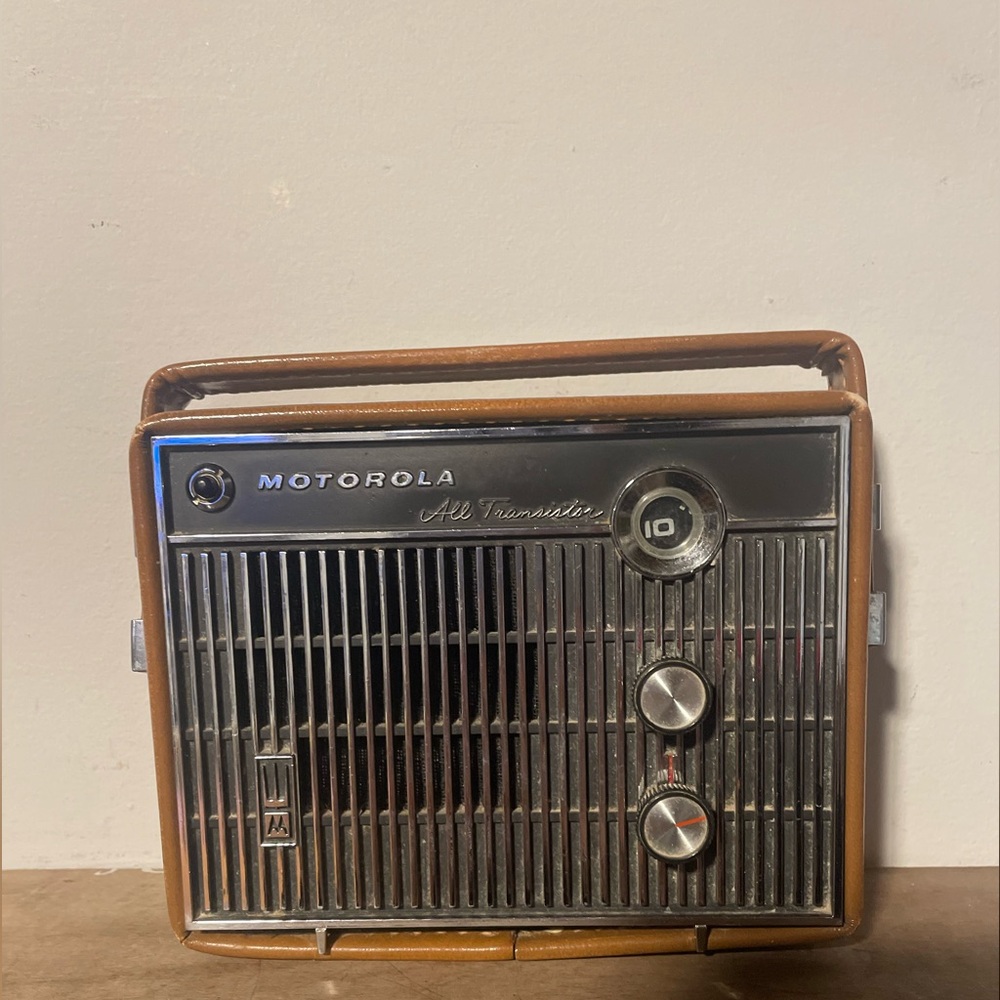 Vintage Retro Motorola All Transistor Radio, Small